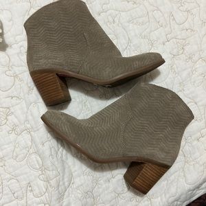 Lucky Brand:Ankle booties